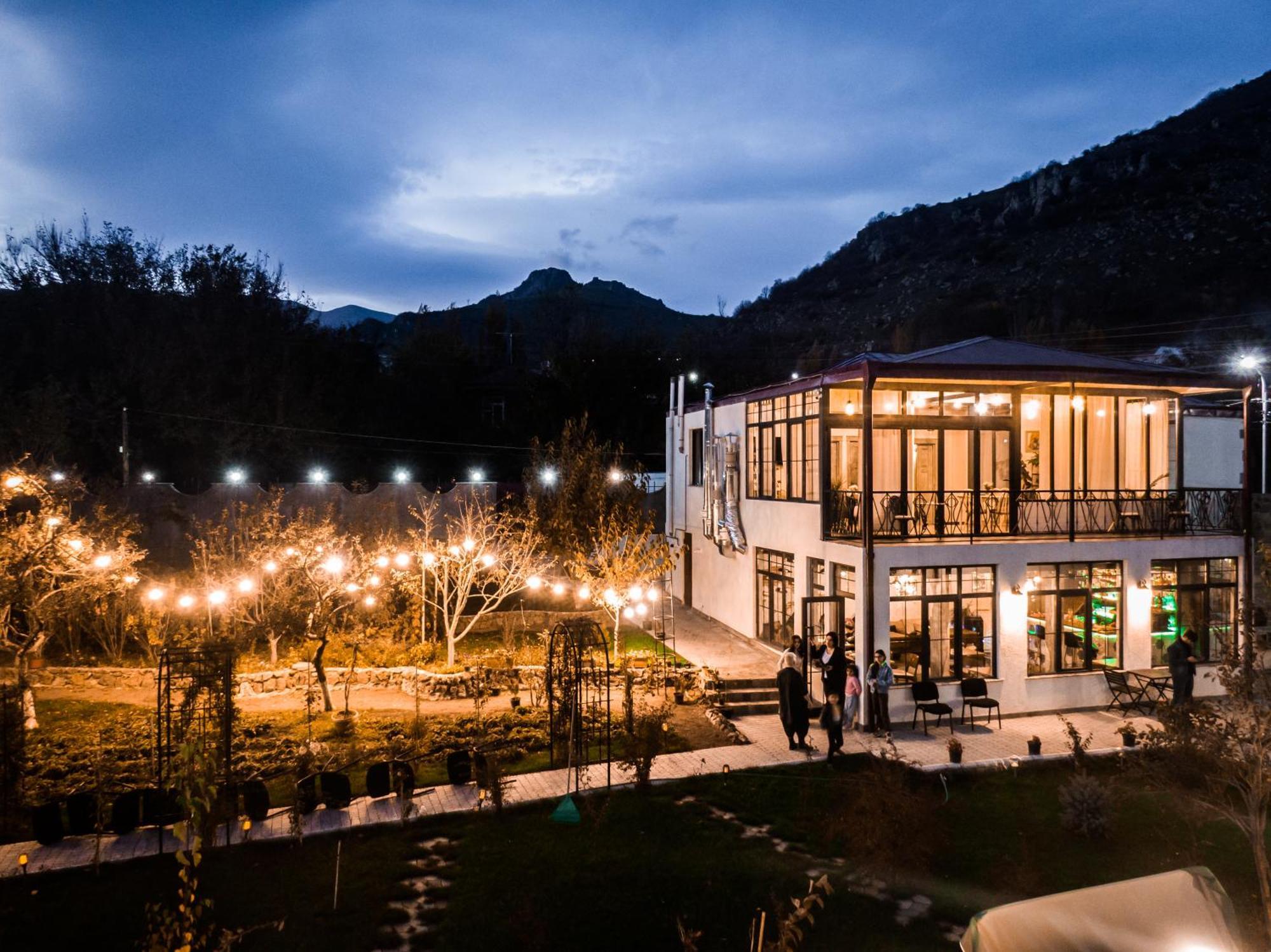Redroof Country House Hotel Goris Buitenkant foto