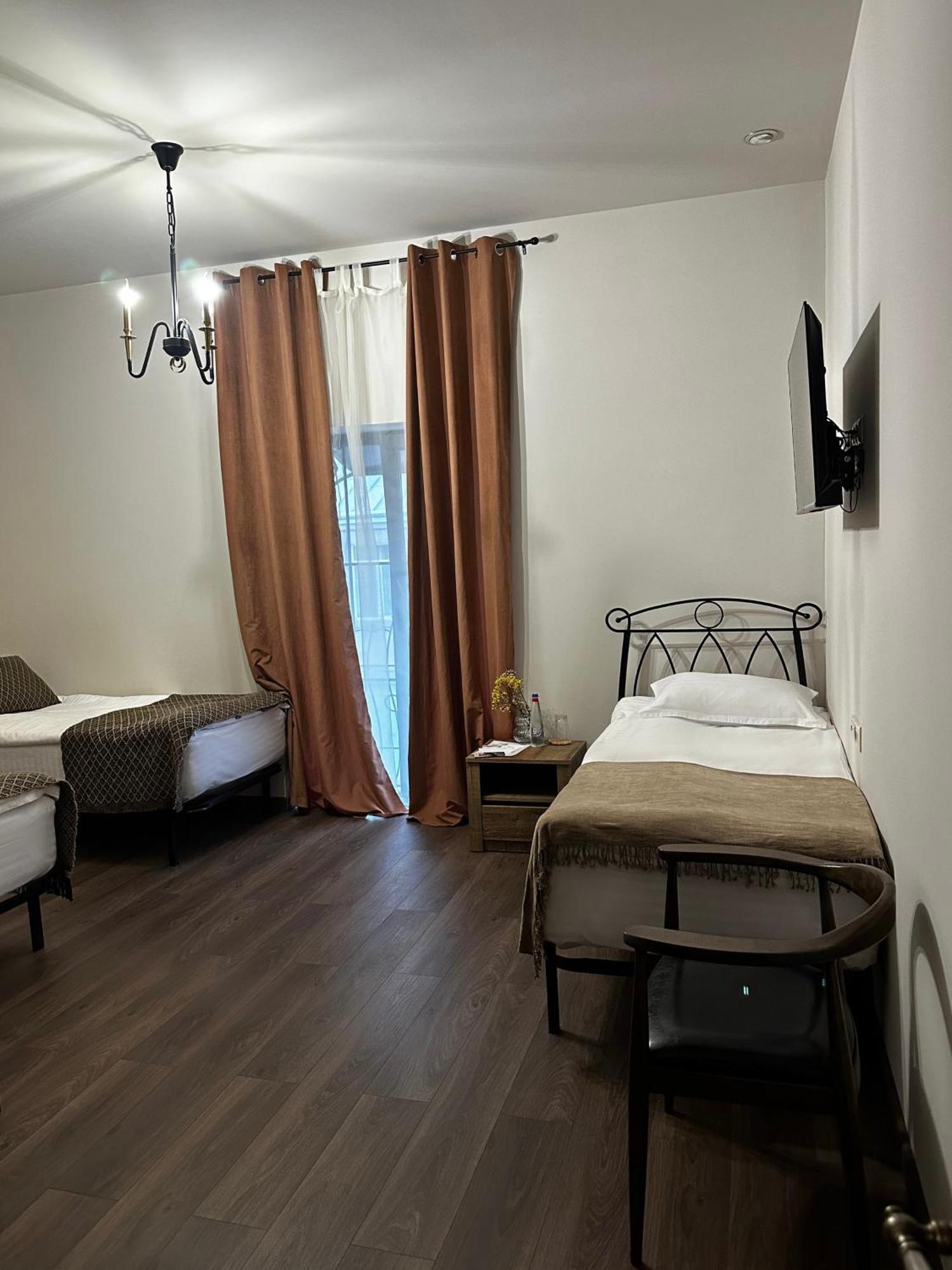 Redroof Country House Hotel Goris Buitenkant foto