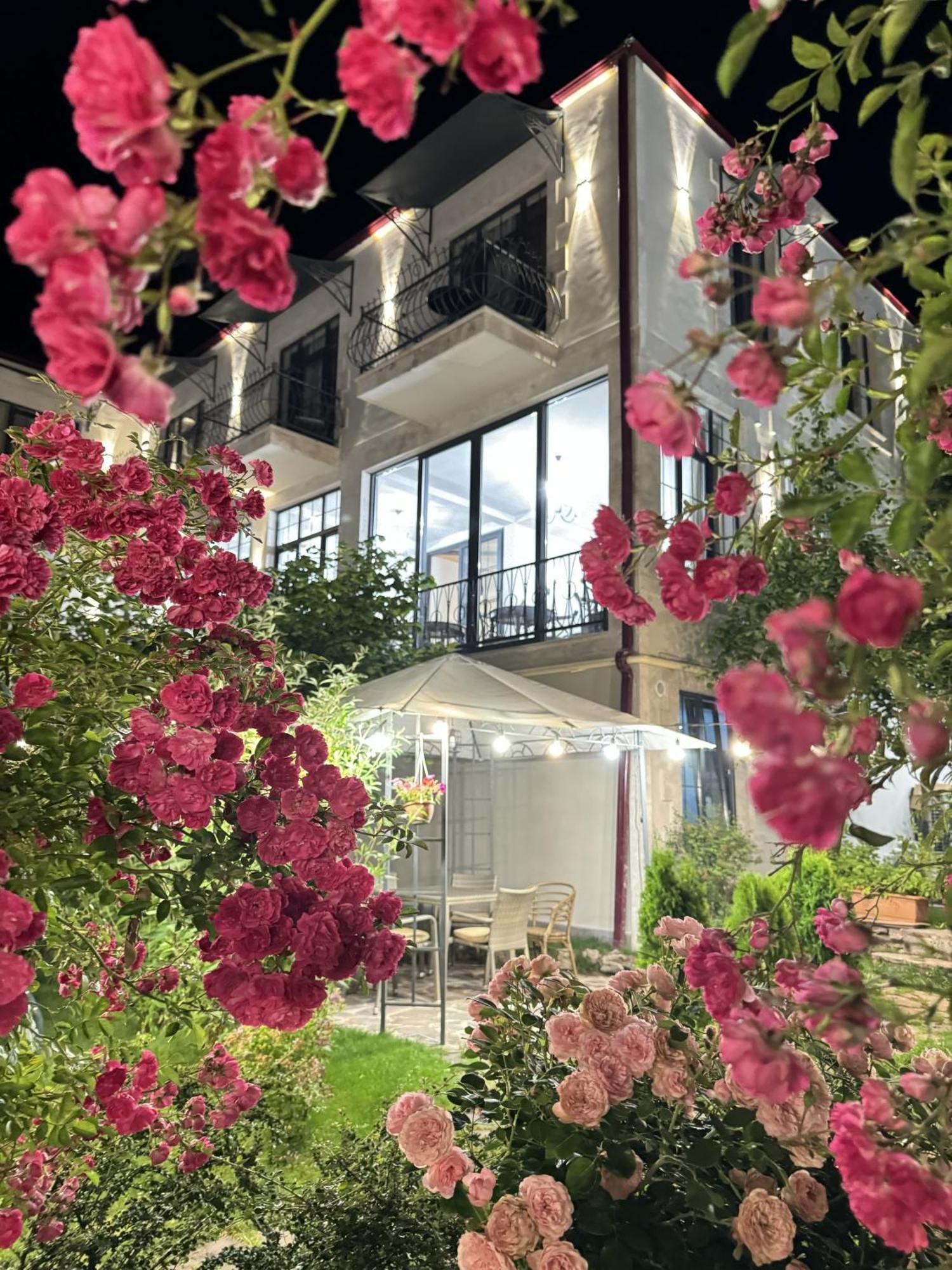 Redroof Country House Hotel Goris Buitenkant foto
