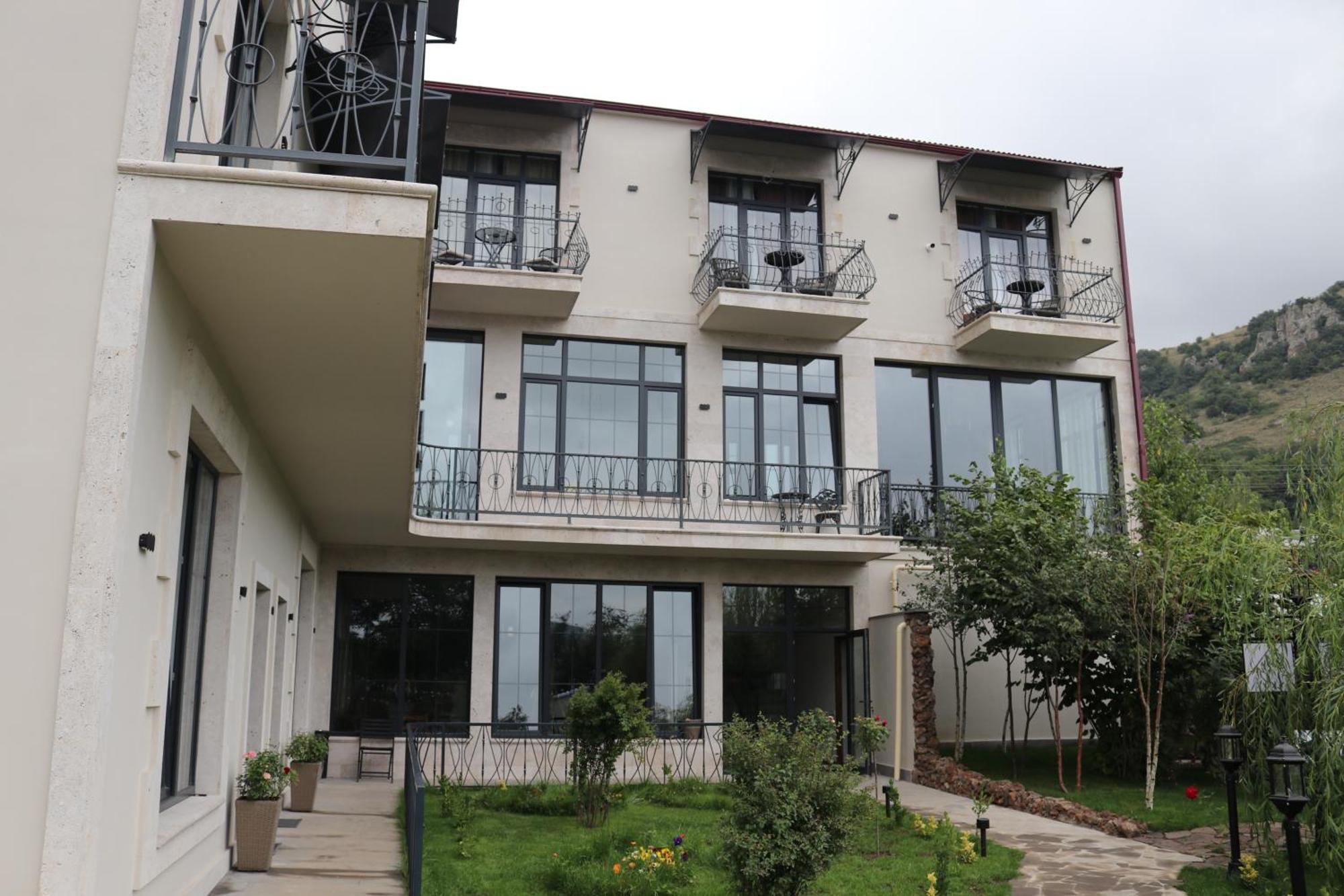 Redroof Country House Hotel Goris Buitenkant foto